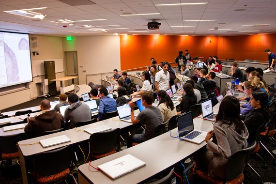 Diseñan una red social para el aula los ingenieros de la Facultad de Informática de la UCM